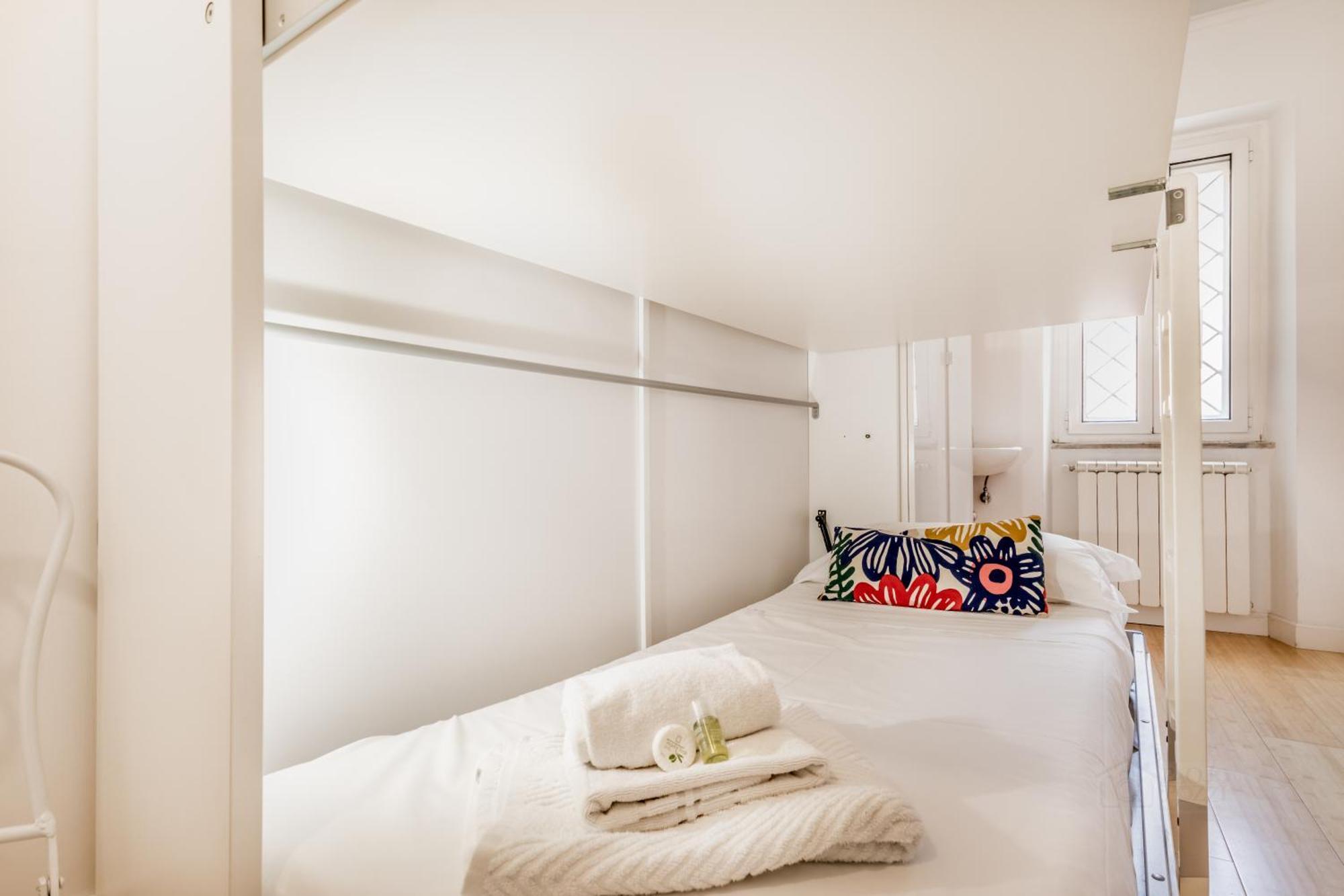 Bbhome Comfort Apartment Near Colosseum Rome Exterior photo