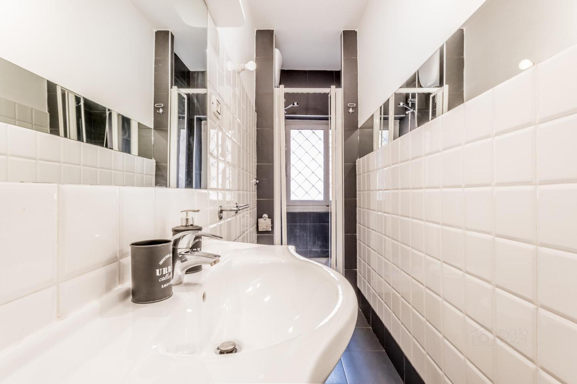 Bbhome Comfort Apartment Near Colosseum Rome Exterior photo